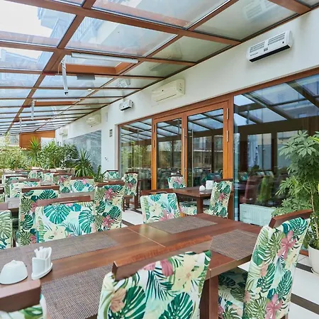 Marisol منتزه العطل سفينويتشي